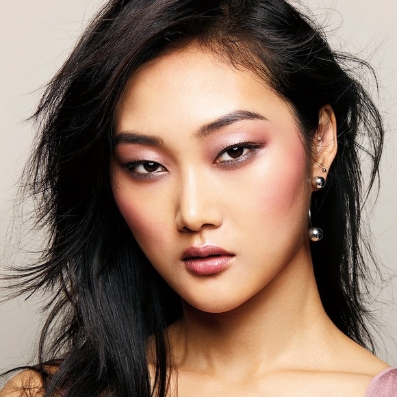 Urban Decay
Naked3 Eyeshadow Palette (12 x 1.41 g) - Picture 7 of 9